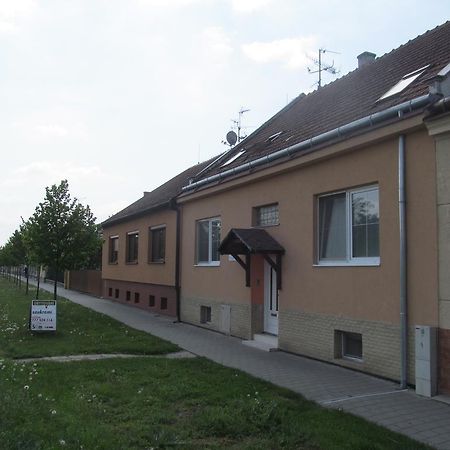 V Aleji - Ubytovani V Soukromi Valtice Exterior photo