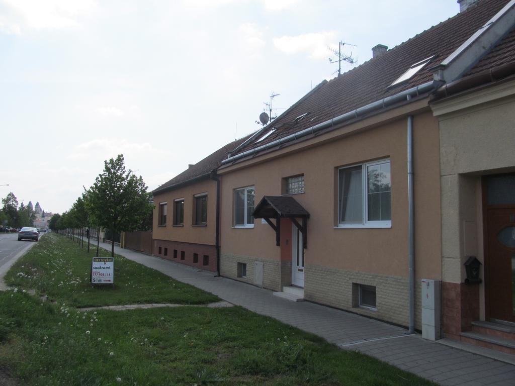 V Aleji - Ubytovani V Soukromi Valtice Exterior photo